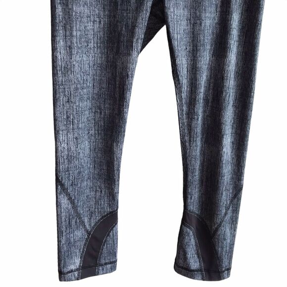 Lululemon Run Inspire Crop II Luxtreme Burlap Texture Black Dune Size 4 Leggings - Picture 9 of 12